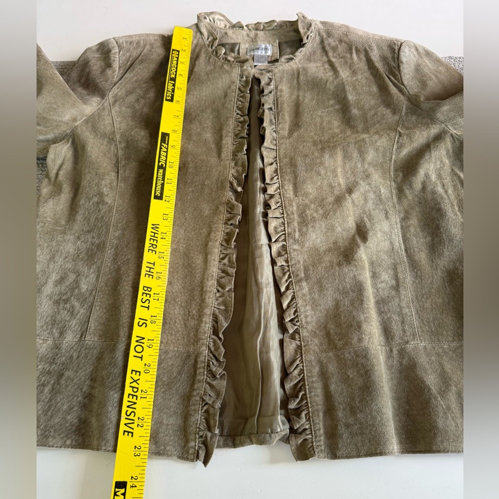Chico’s Olive Green Genuine Suede Cropped Jacket with Ruffle Detail Large - Picture 7 of 11